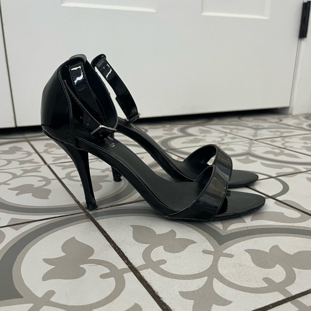 Women's black dressy heels